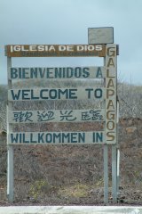 01-The welcome sign at the airport